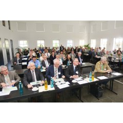 Rund neunzig Gäste ffeierten am 12. Juli 2016 zusammen mit hochrangigen Vertretern aus der Politik, dem Düsseldorfer Umweltministerium, Verbänden und dem Landesbetrieb Wald und Holz NRW das 50-jährige Verbandsjubiläum des WBV NRW im Universitätsclub in Bonn.