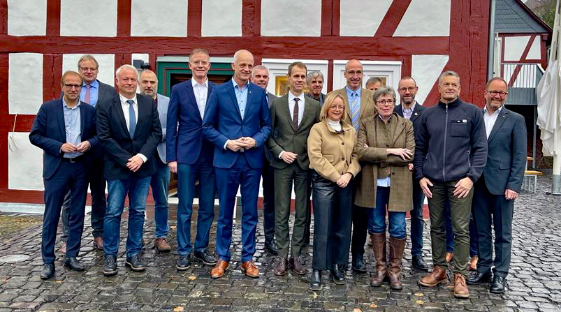 Mitglieder des Waldbesitzerverbandes NRW bei ihrer Mitgliederversammlung in Burbach im November 2022